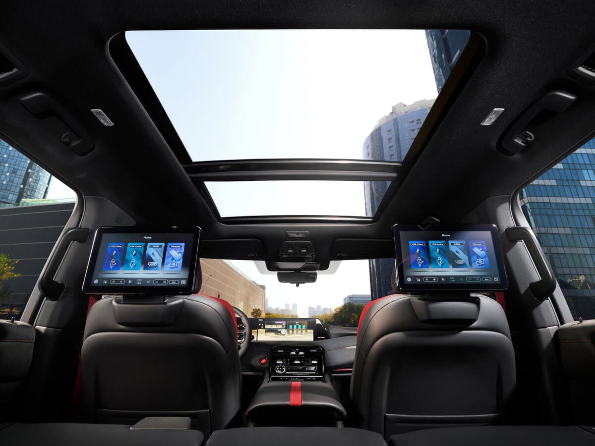Nissan Patrol VII (Y63) — Salon, arxadan