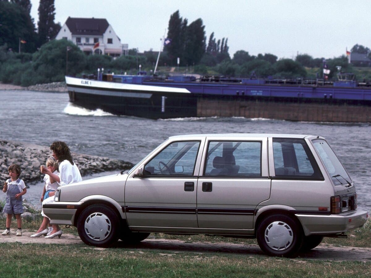 Nissan Prairie I (M10) — Yandan
