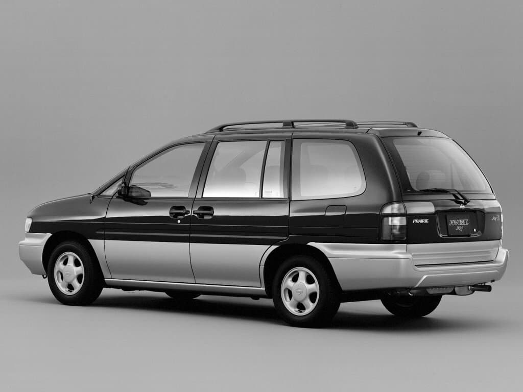 Nissan Prairie II (M11) — 3/4 arxadan