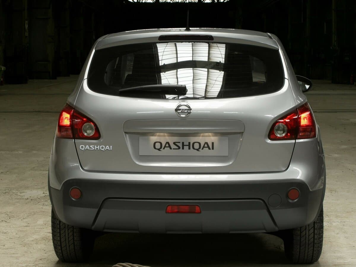 Nissan Qashqai I — Arxadan