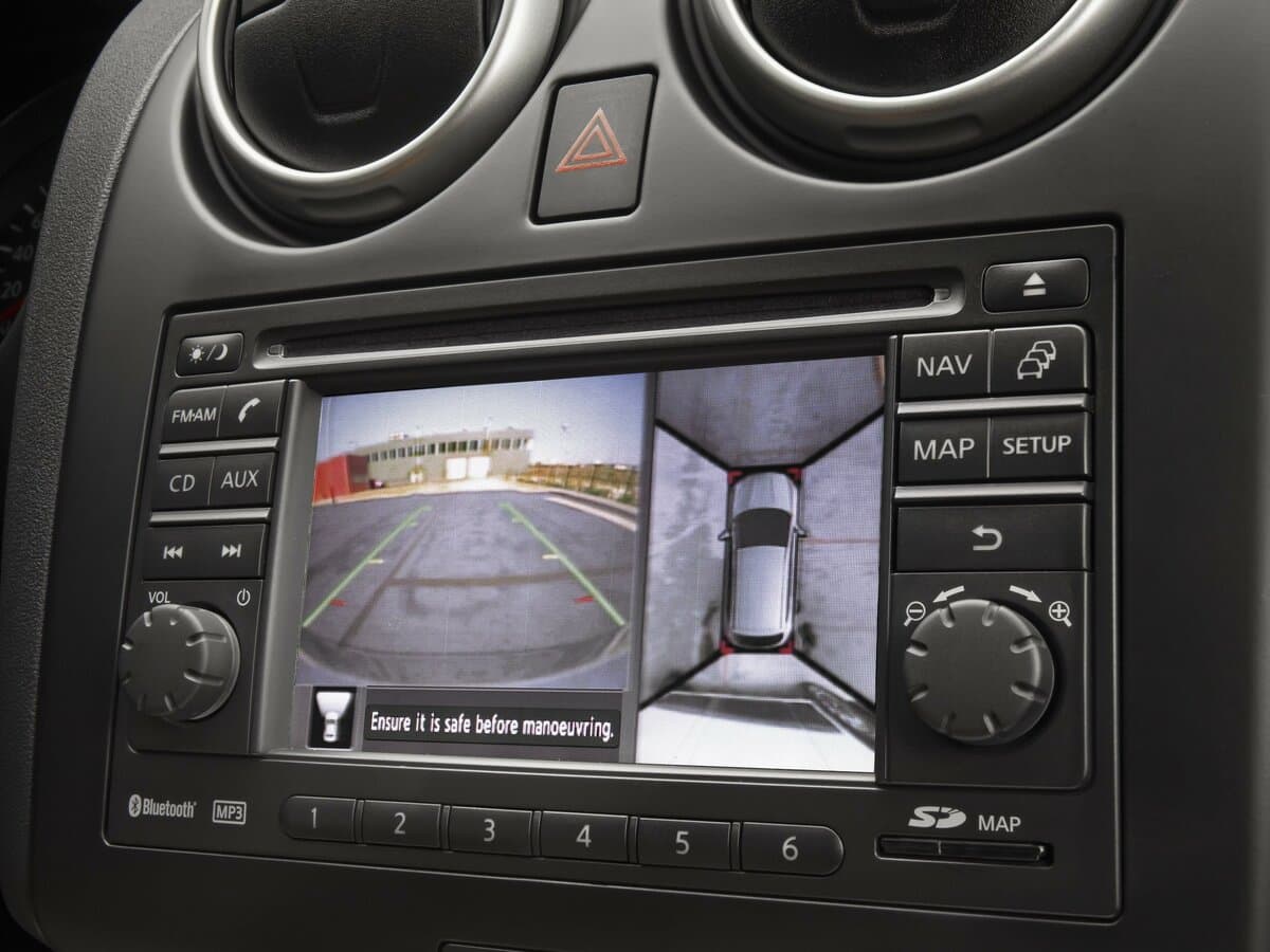 Nissan Qashqai I Restayling — Salon, arxadan