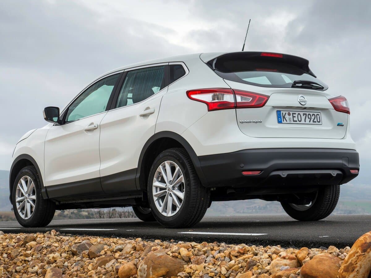 Nissan Qashqai II — 3/4 arxadan