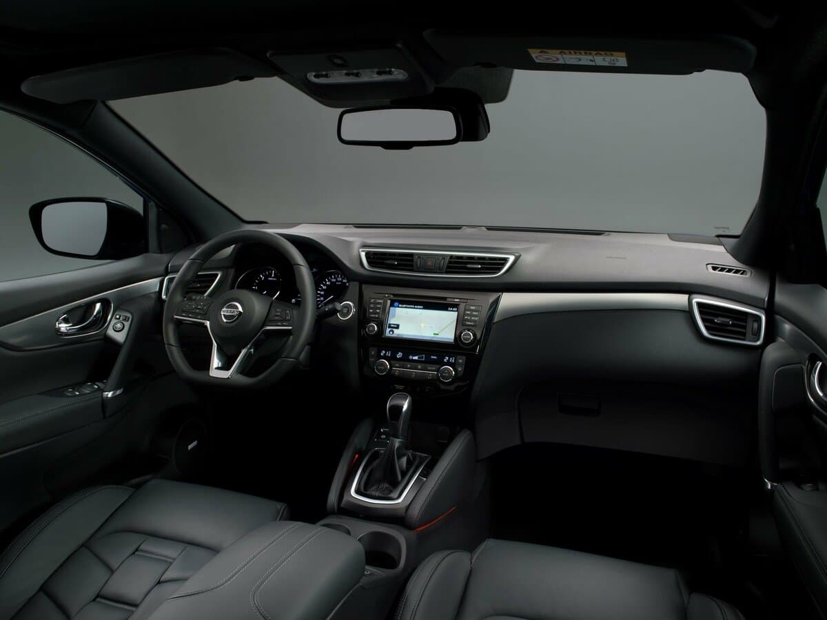Nissan Qashqai II Restayling — Salon, arxadan