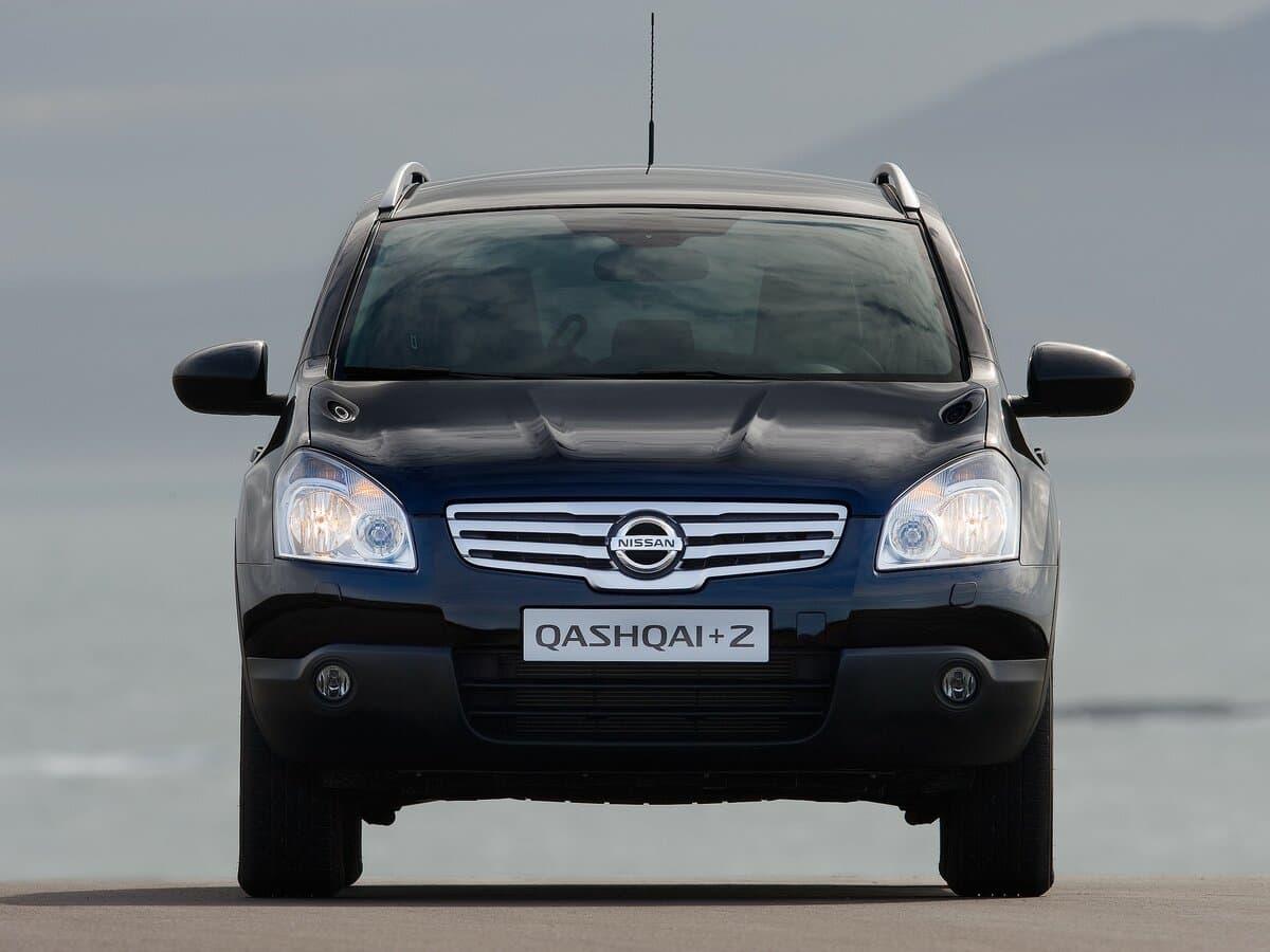 Nissan Qashqai+2 I — Öndən