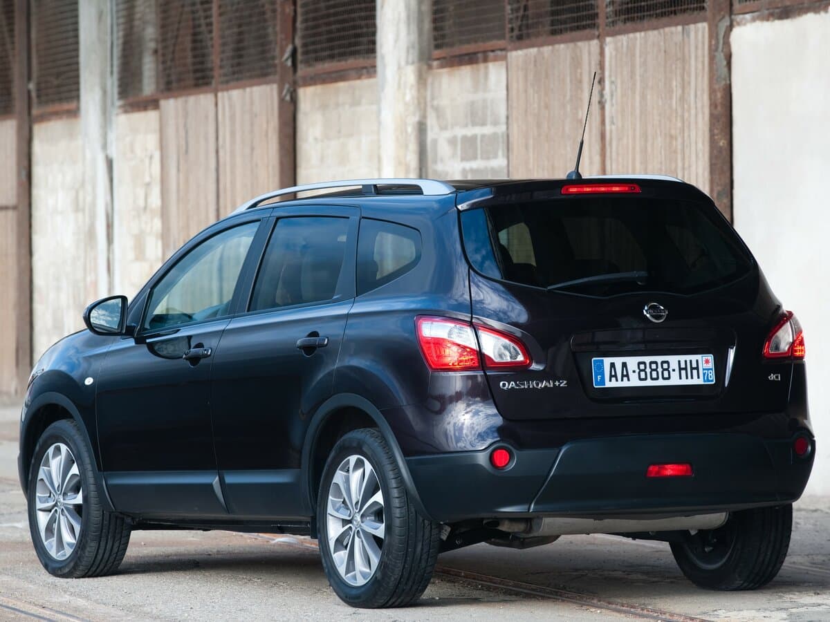 Nissan Qashqai+2 I Restayling — 3/4 arxadan
