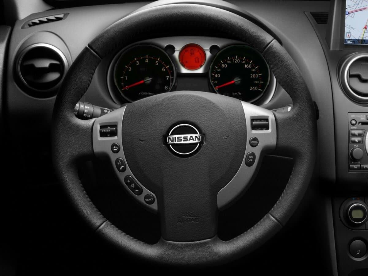 Nissan Qashqai+2 I Restayling — Sükan