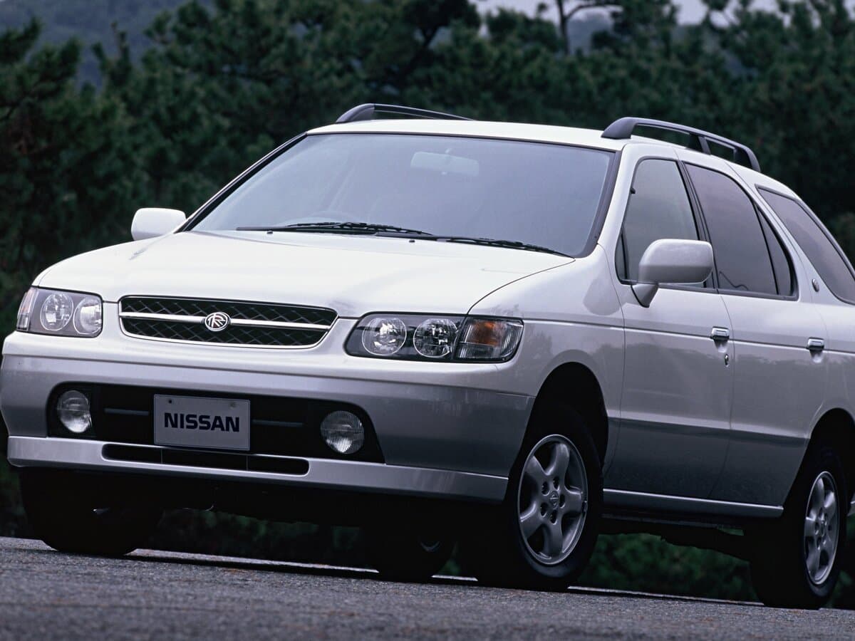 Nissan R'nessa 1997 – 2001 — Öndən