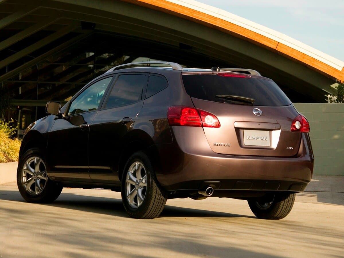 Nissan Rogue I — 3/4 arxadan
