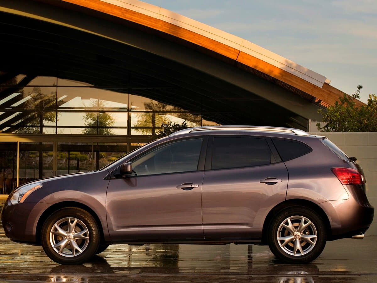 Nissan Rogue I — Yandan