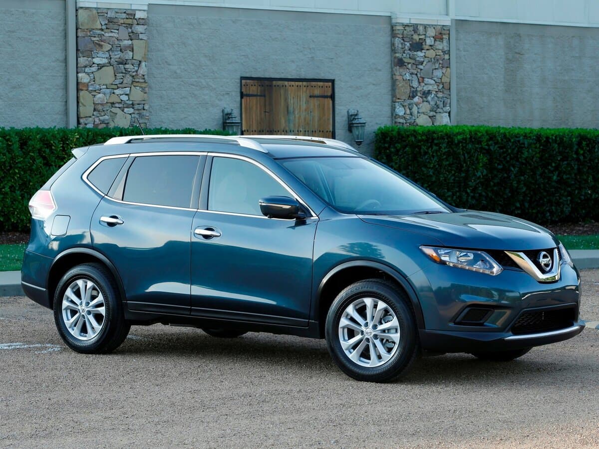 Nissan Rogue II — Yandan