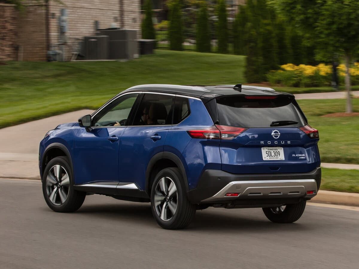 Nissan Rogue III — 3/4 arxadan