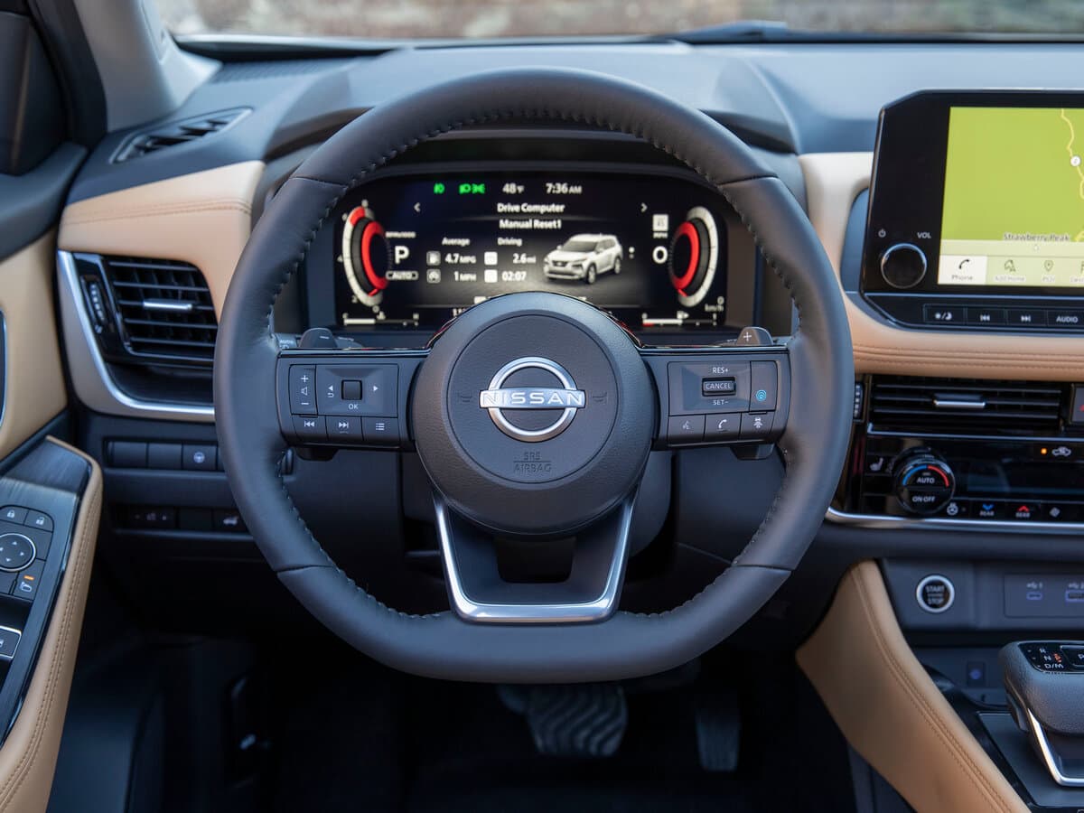 Nissan Rogue III — Sükan