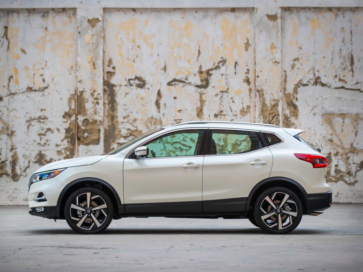 Nissan Rogue Sport I Restayling — Yandan