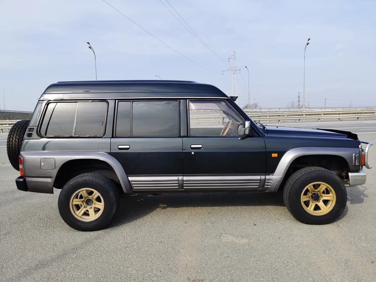 Nissan Safari IV (Y60) — Yandan