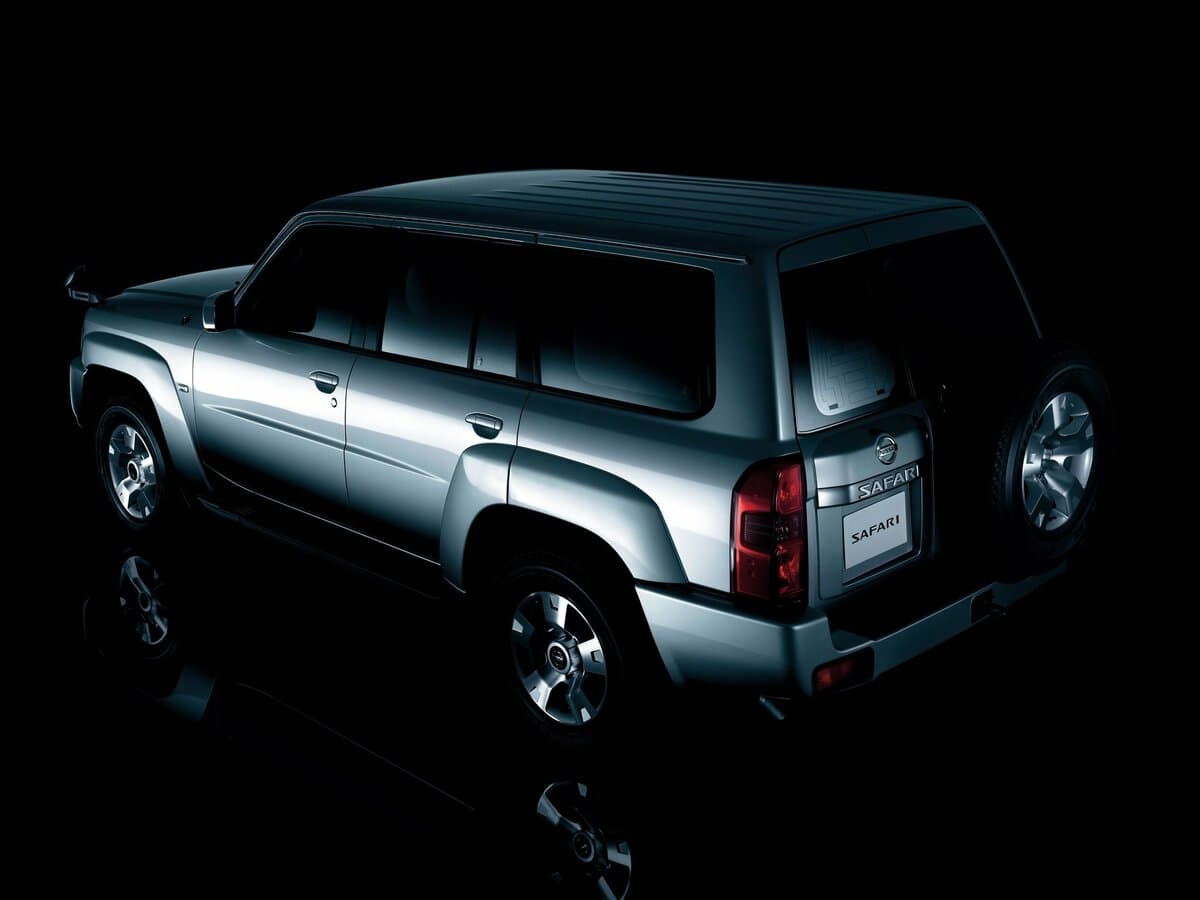 Nissan Safari V (Y61) — 3/4 arxadan