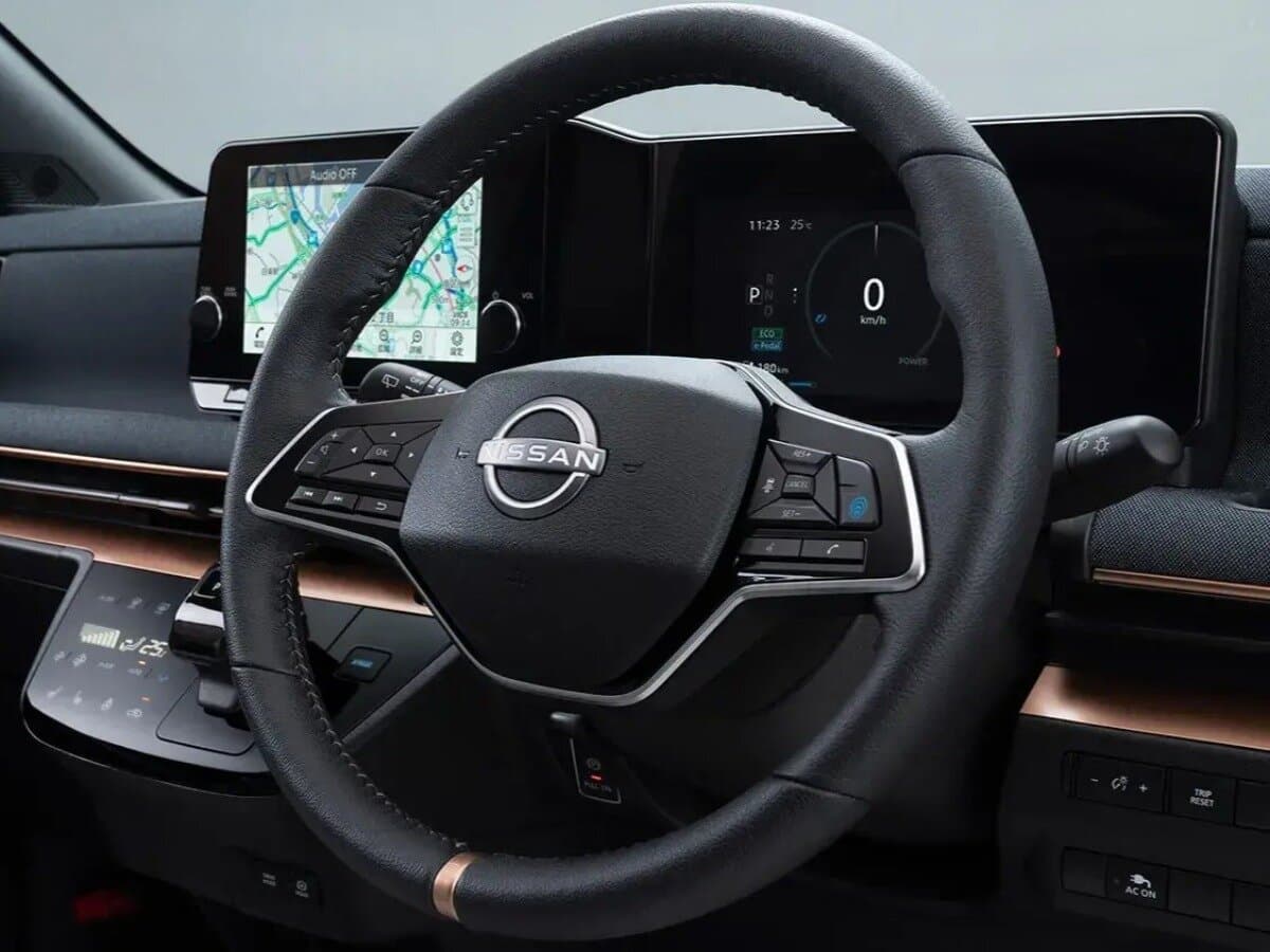 Nissan Sakura I Restayling — Sükan