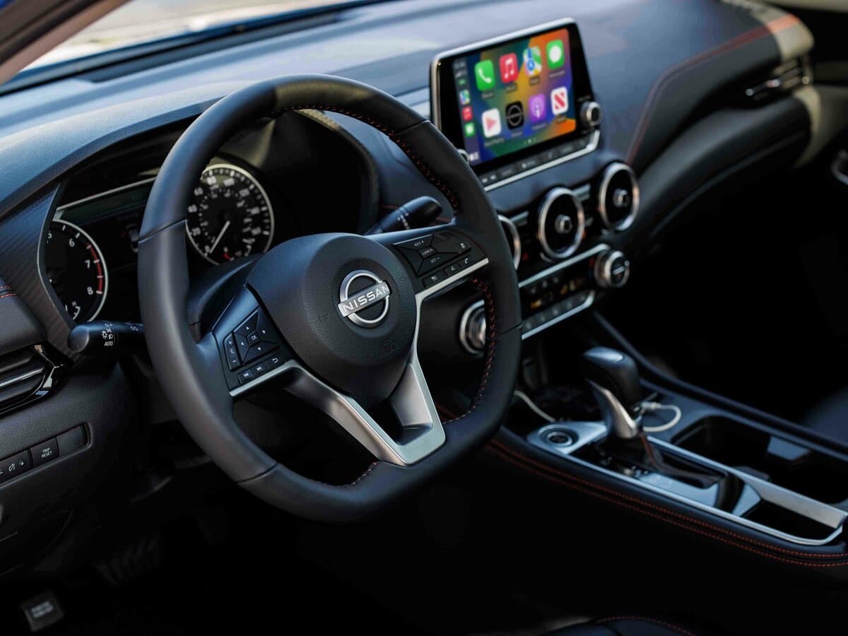 Nissan Sentra VIII (B18) Restayling — Sükan