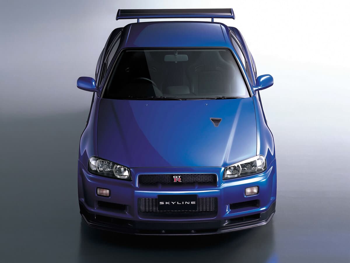 Nissan Skyline X (R34) — Öndən