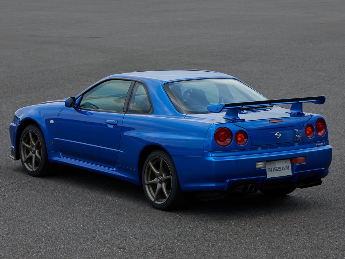 Nissan Skyline X (R34) — 3/4 arxadan