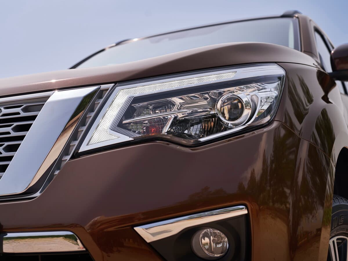 Nissan Terra I — Fara