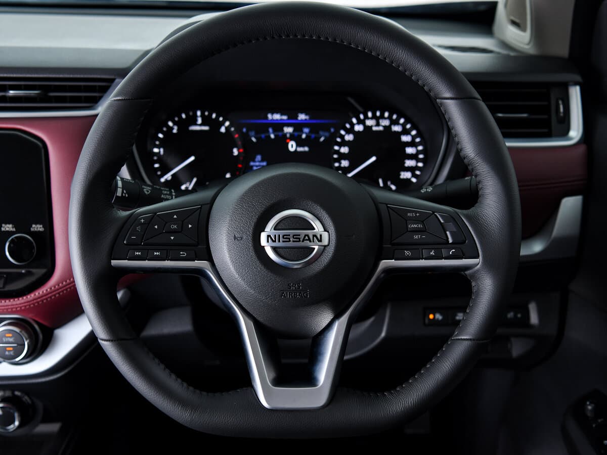 Nissan Terra I Restayling — Sükan