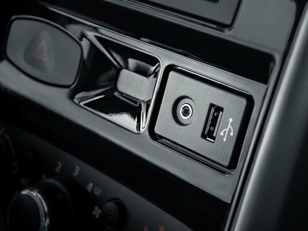 Nissan Terrano III (D10) — Salon, öndən