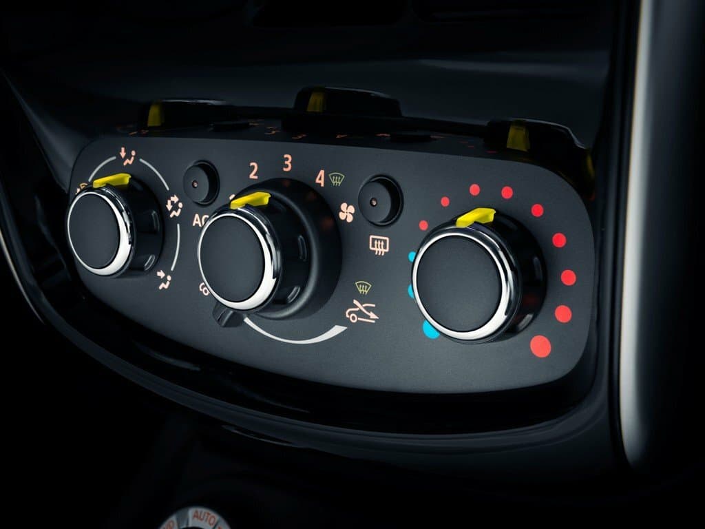 Nissan Terrano III (D10) — Salon, arxadan