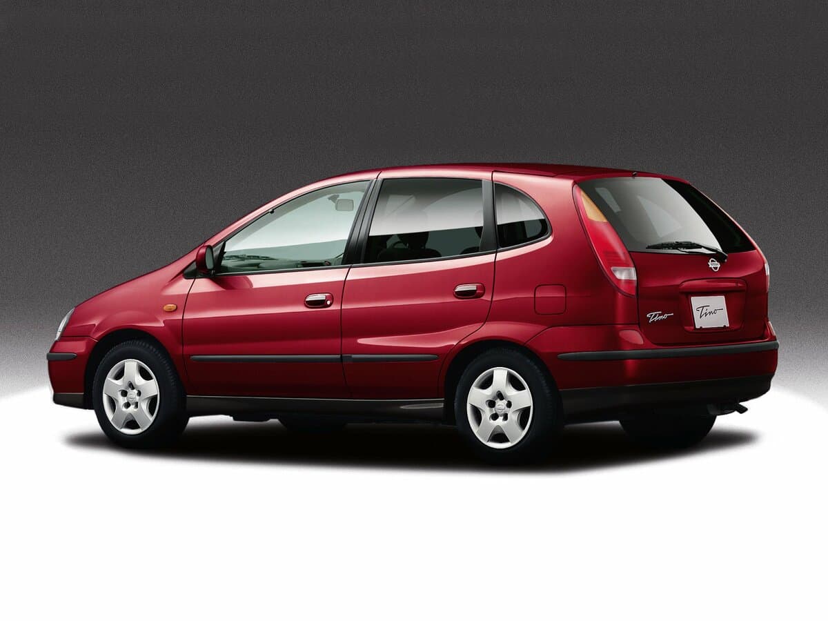 Nissan Tino 1998 – 2003 — 3/4 arxadan