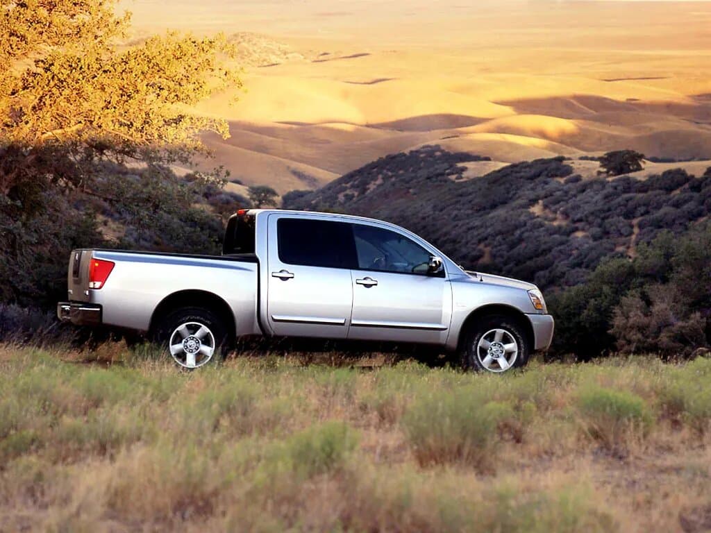 Nissan Titan I — 3/4 arxadan