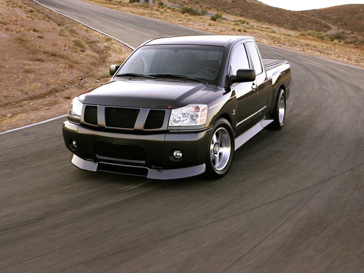 Nissan Titan I — Öndən