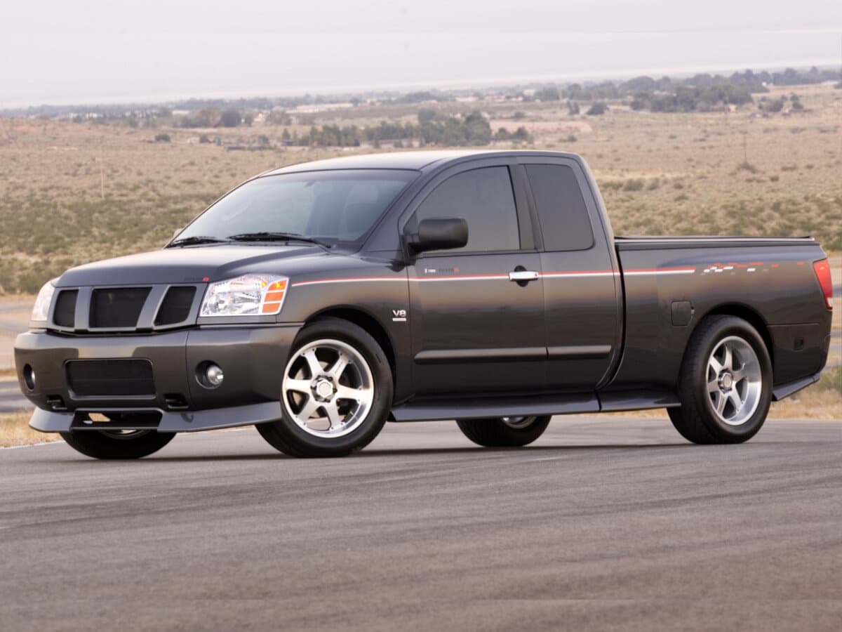 Nissan Titan I — Yandan
