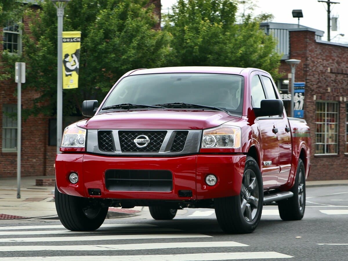Nissan Titan I Restayling — Öndən