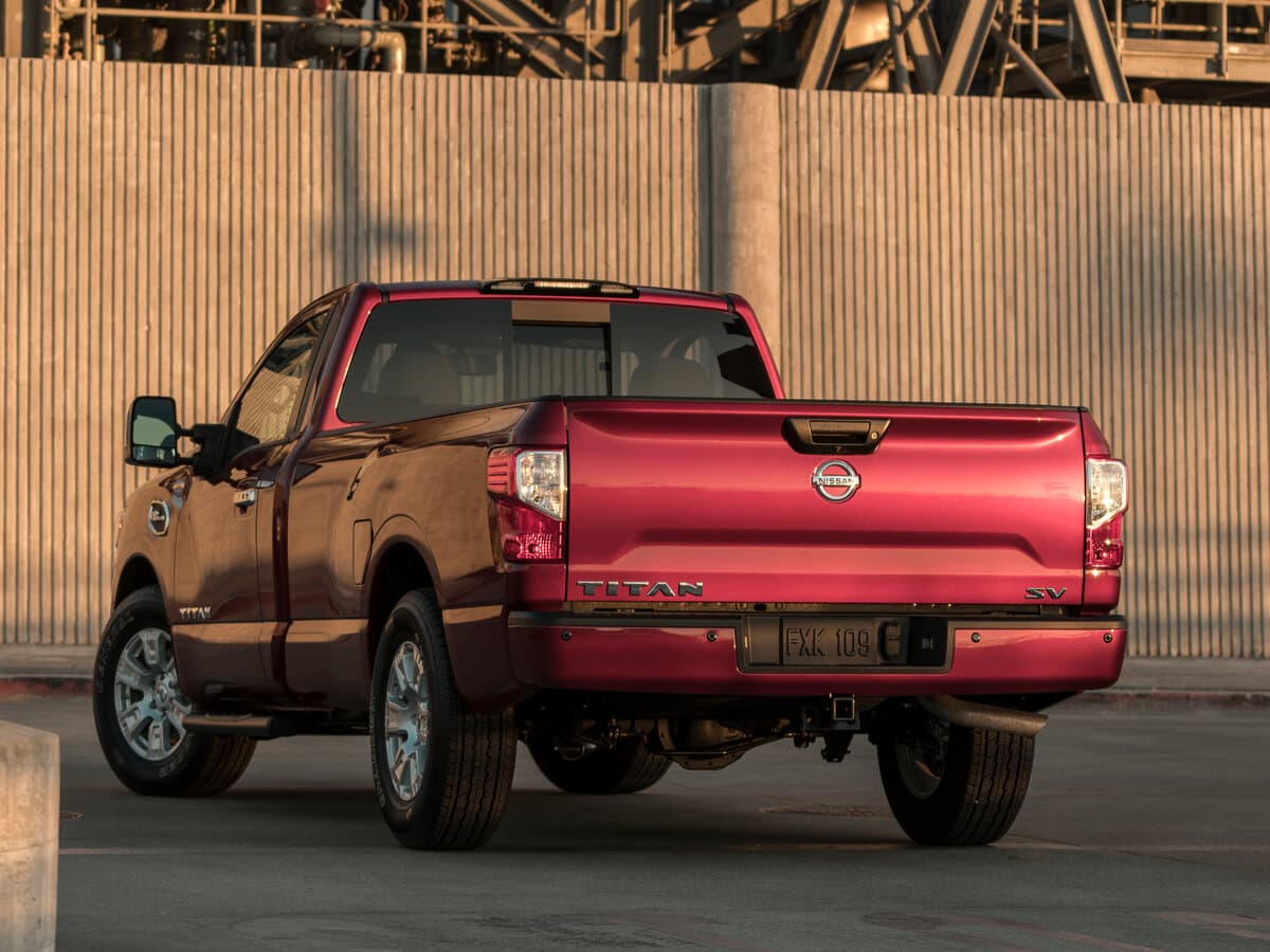 Nissan Titan II — 3/4 arxadan