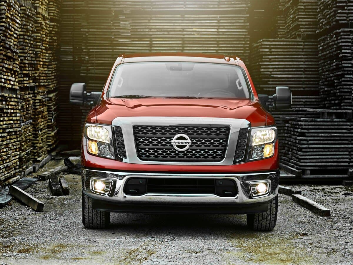 Nissan Titan II — Öndən