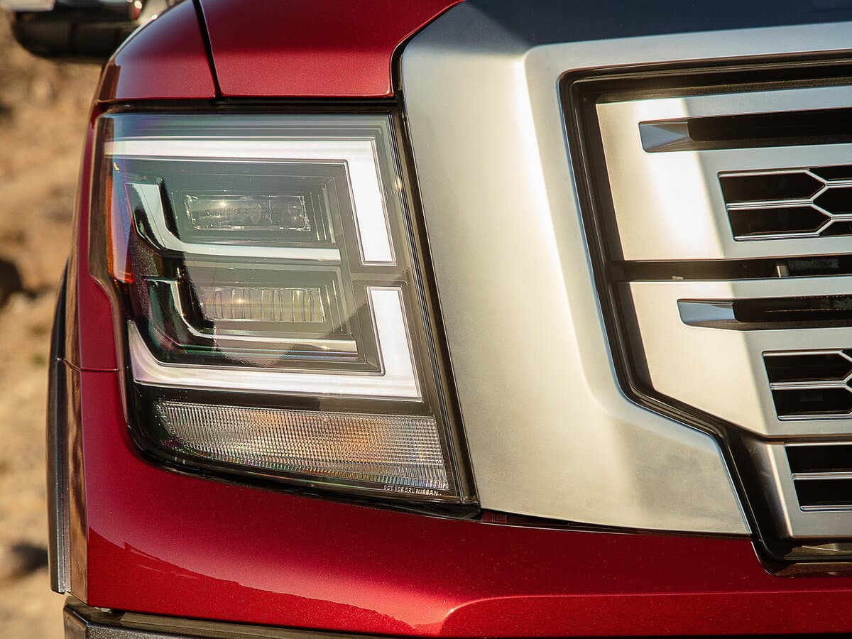 Nissan Titan II Restayling — Fara