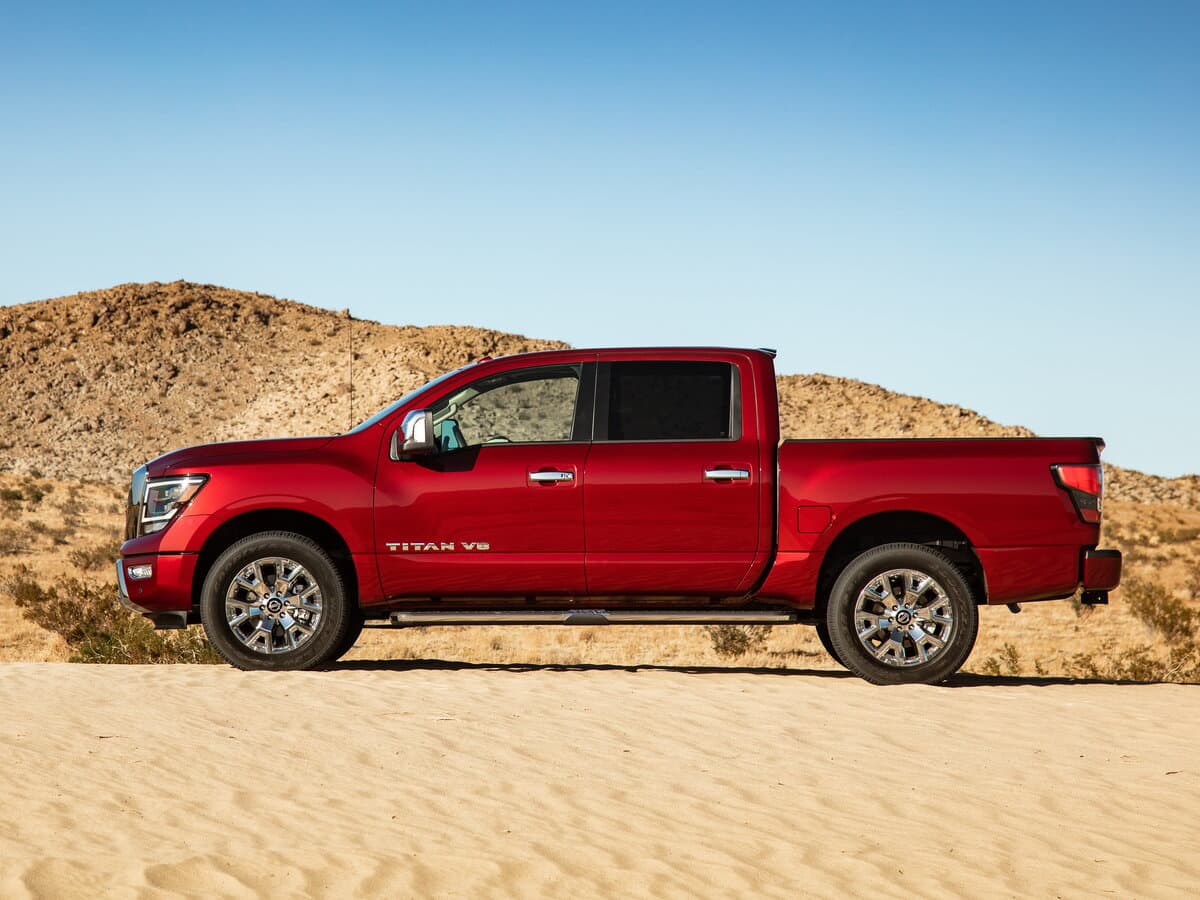 Nissan Titan II Restayling — Yandan
