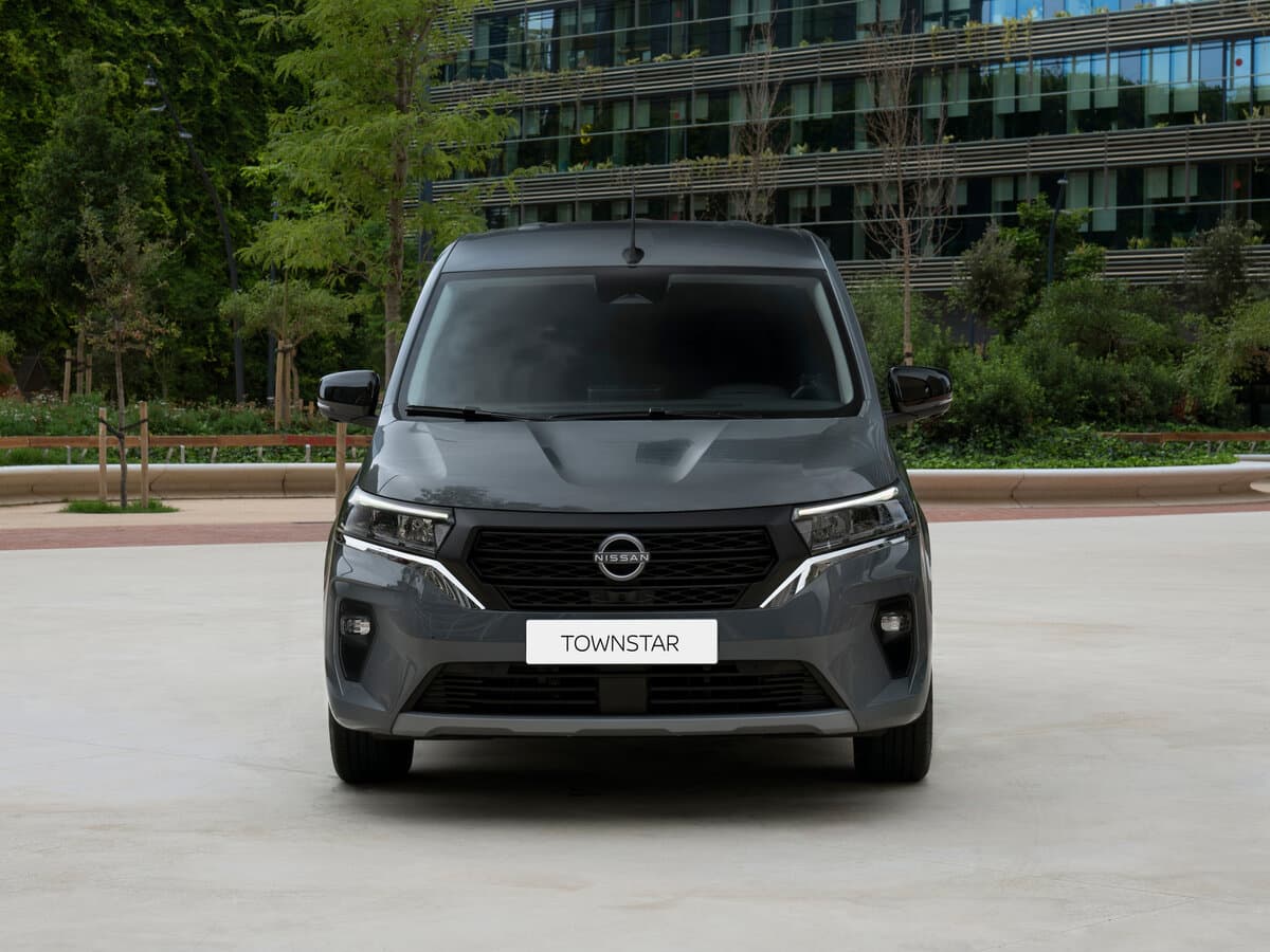 Nissan Townstar 2022 – indiyədək — Öndən
