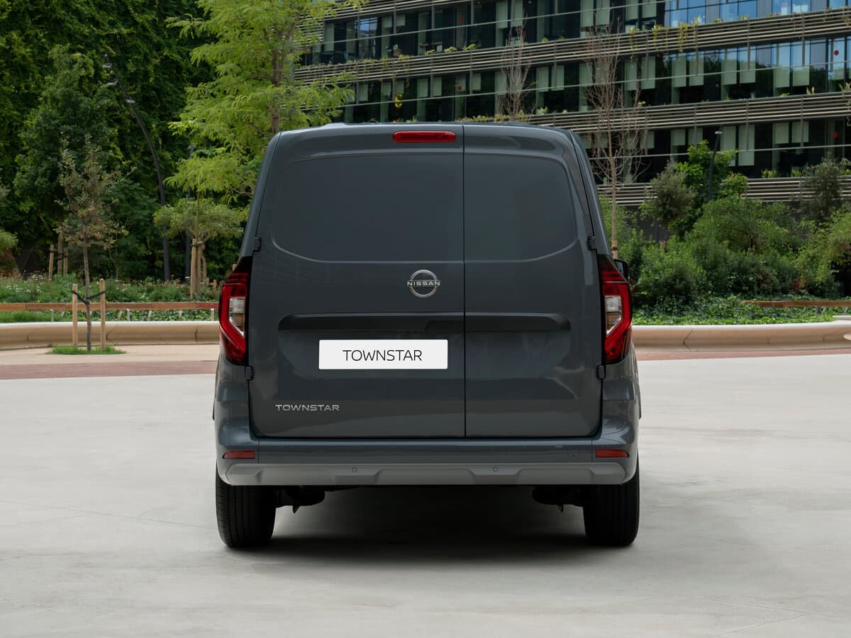 Nissan Townstar 2022 – indiyədək — Arxadan