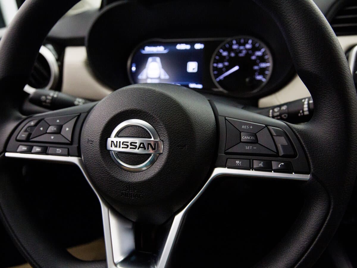 Nissan Versa III — Sükan