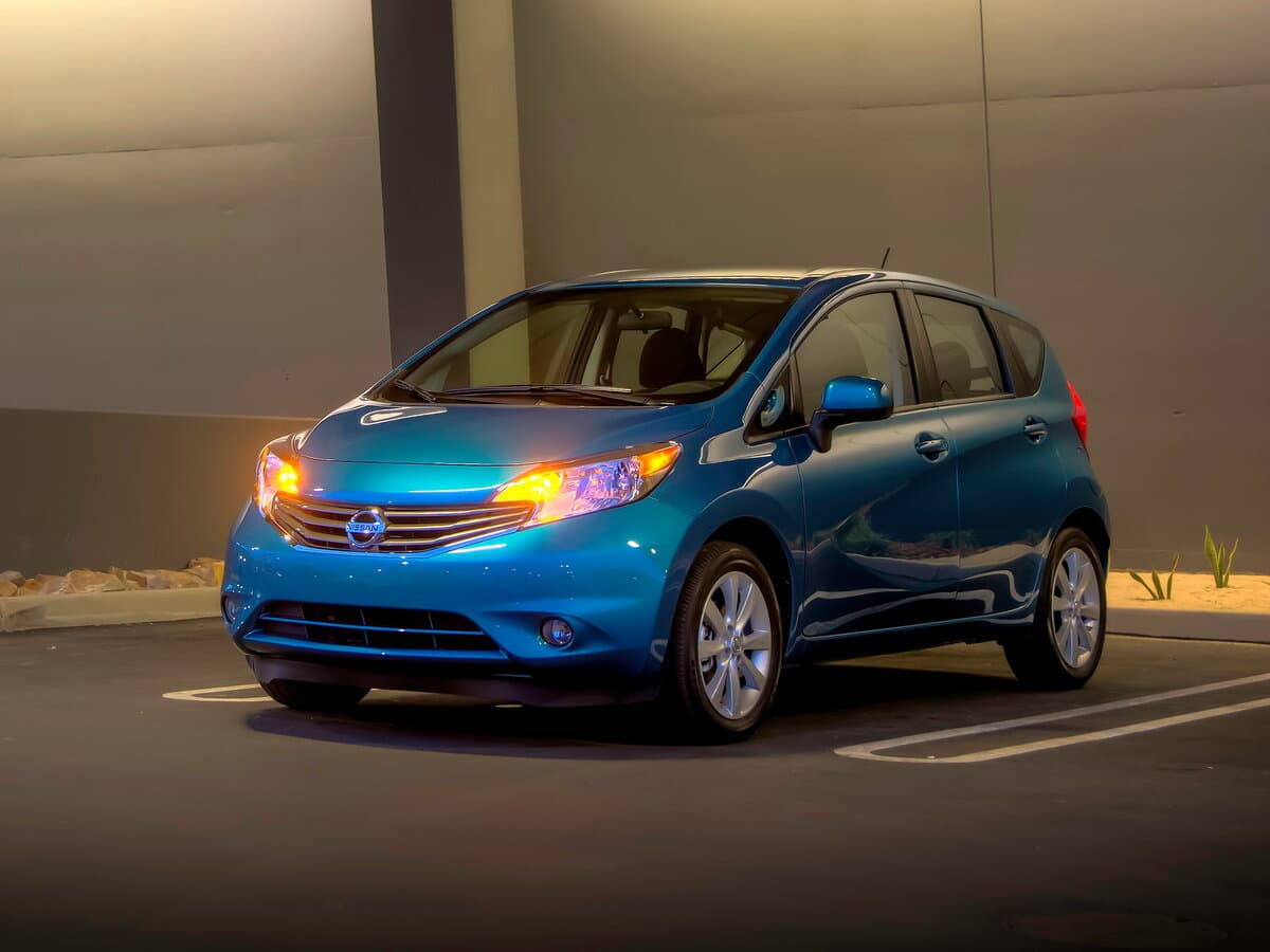 Nissan Versa Note I — Əsas şəkil