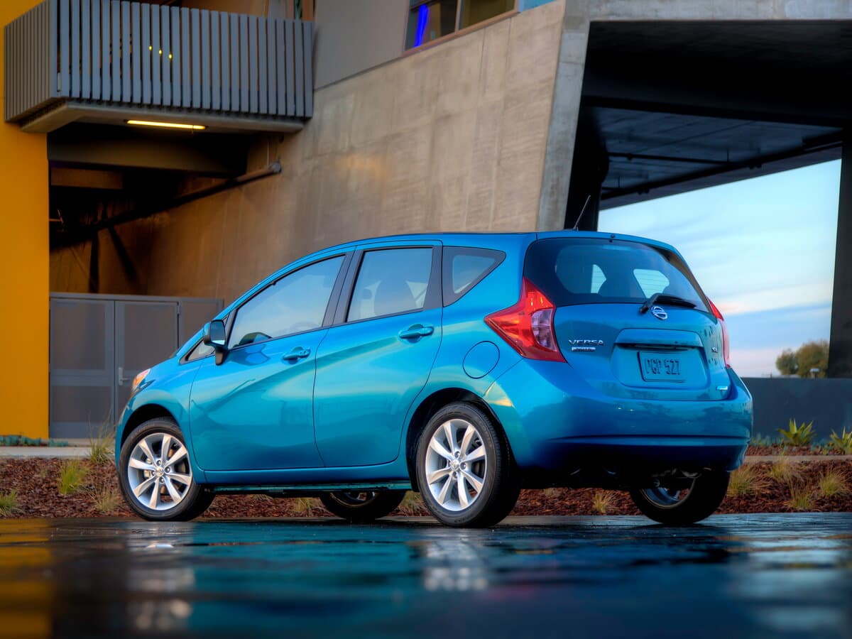Nissan Versa Note I — 3/4 arxadan