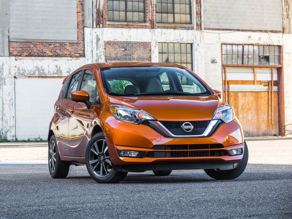 Nissan Versa Note I Restayling — Əsas şəkil