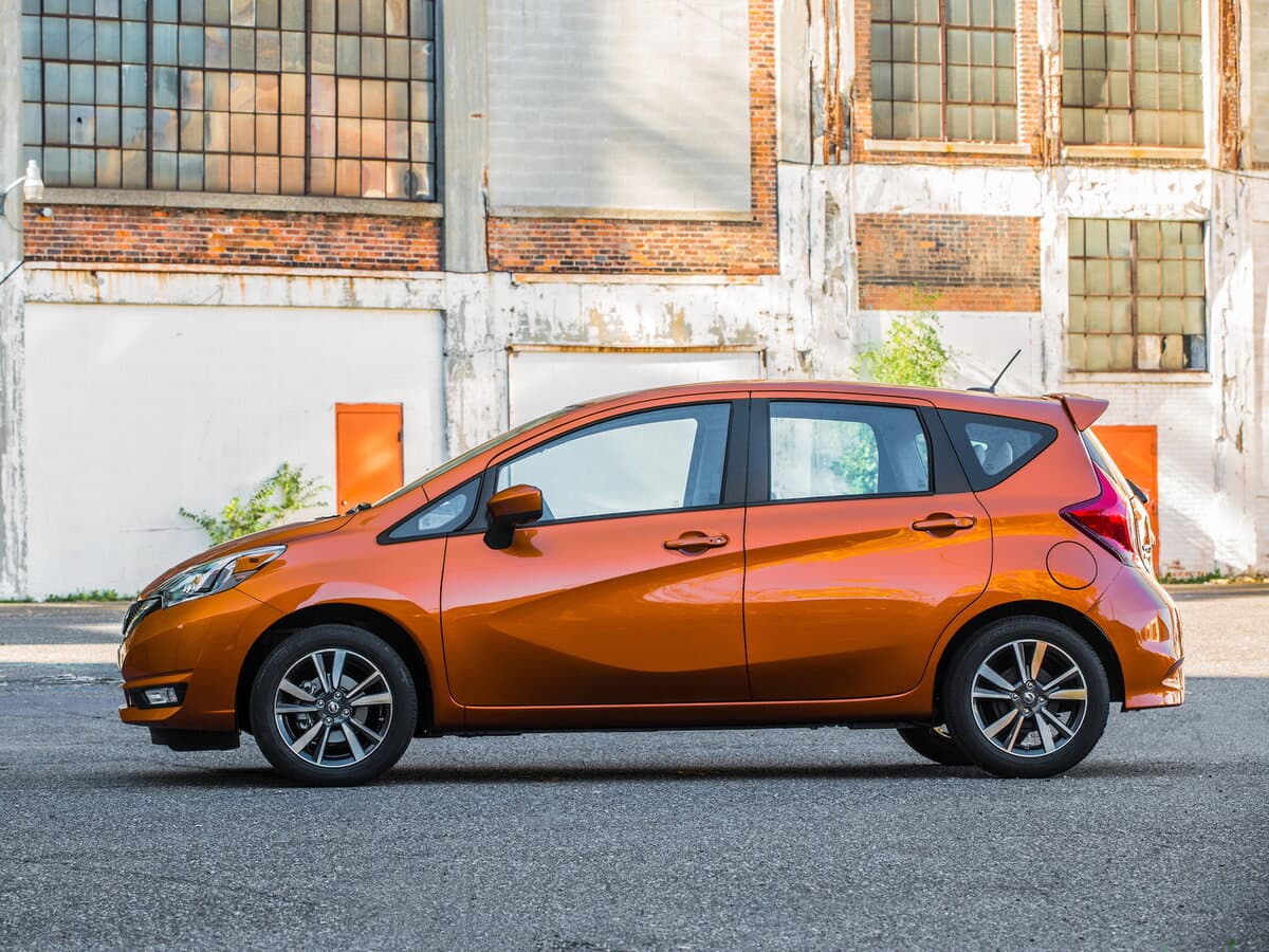 Nissan Versa Note I Restayling — Yandan