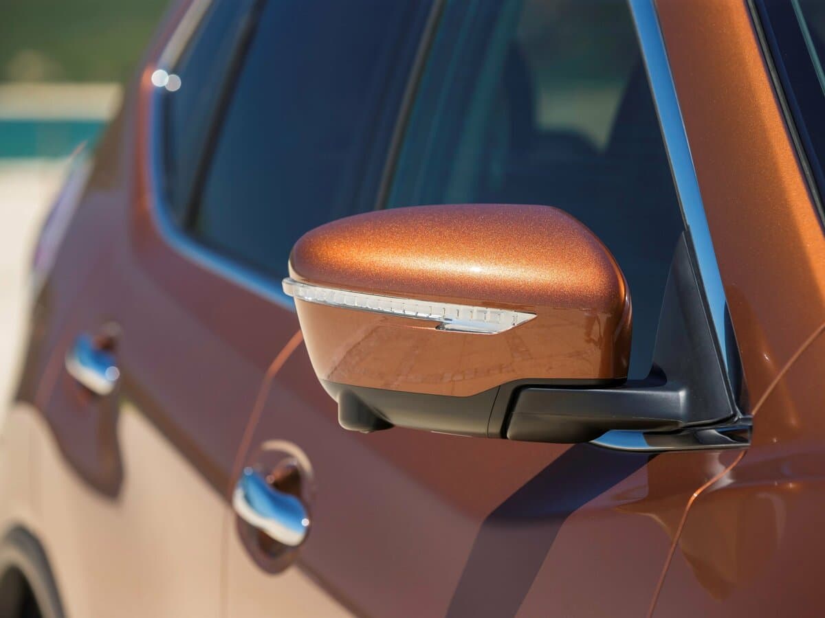 Nissan X-Trail III — Yan güzgü
