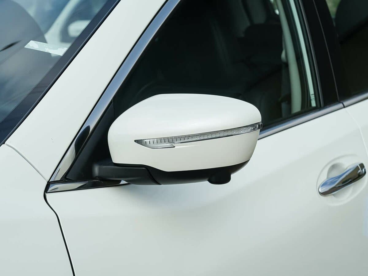 Nissan X-Trail III Restayling 2 — Yan güzgü