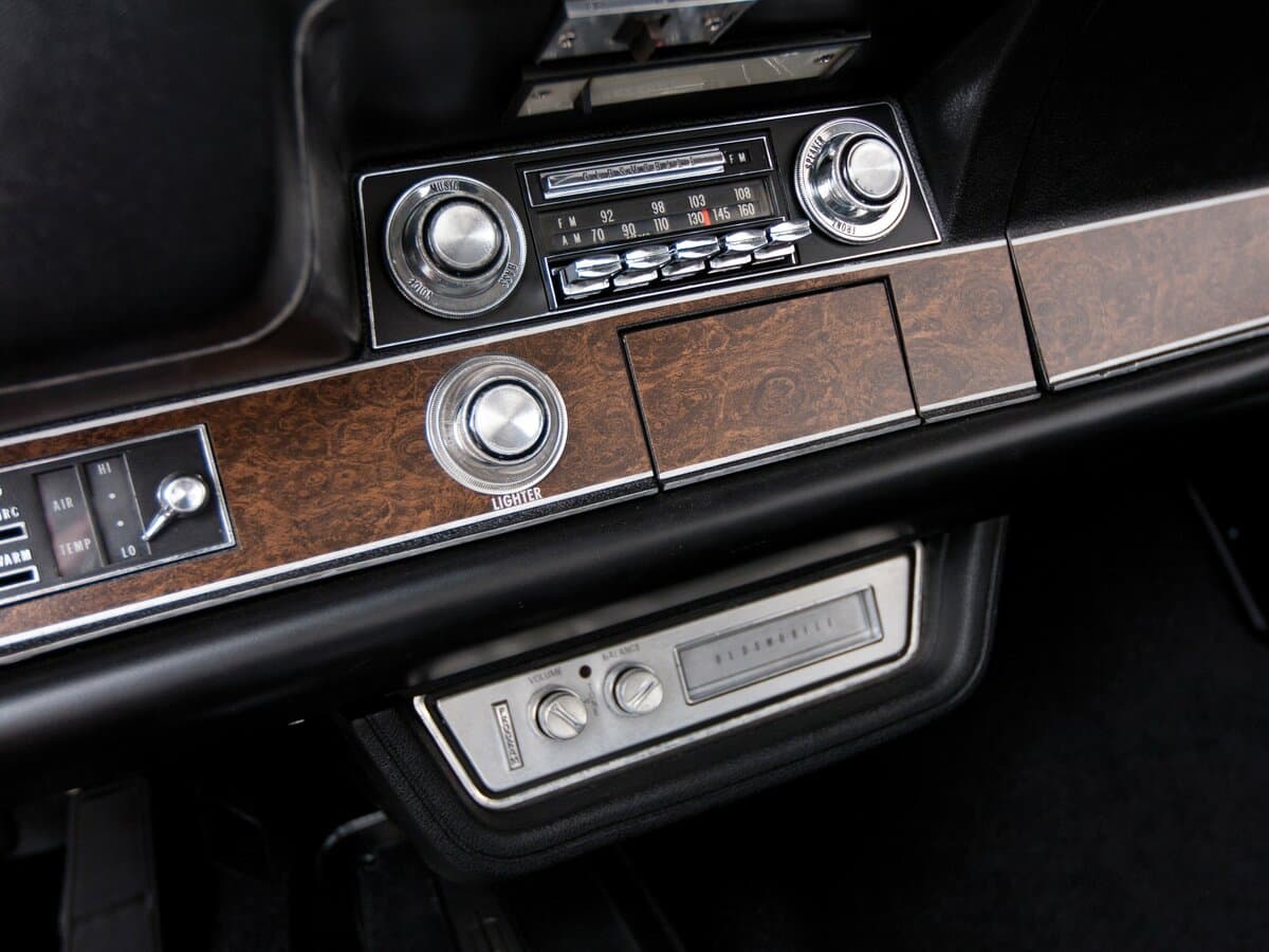 Oldsmobile 442 II — Salon, öndən
