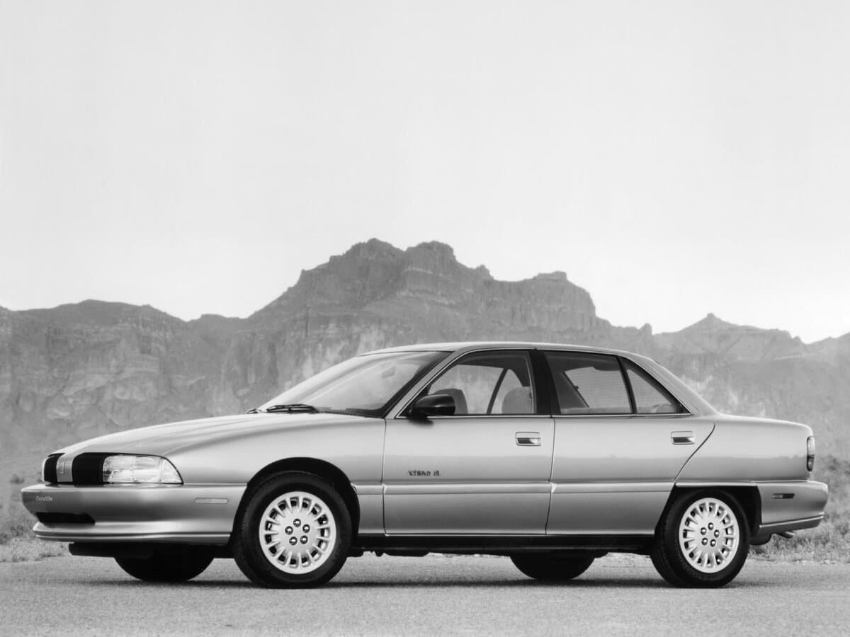 Oldsmobile Achieva 1991 – 1997 — Yandan