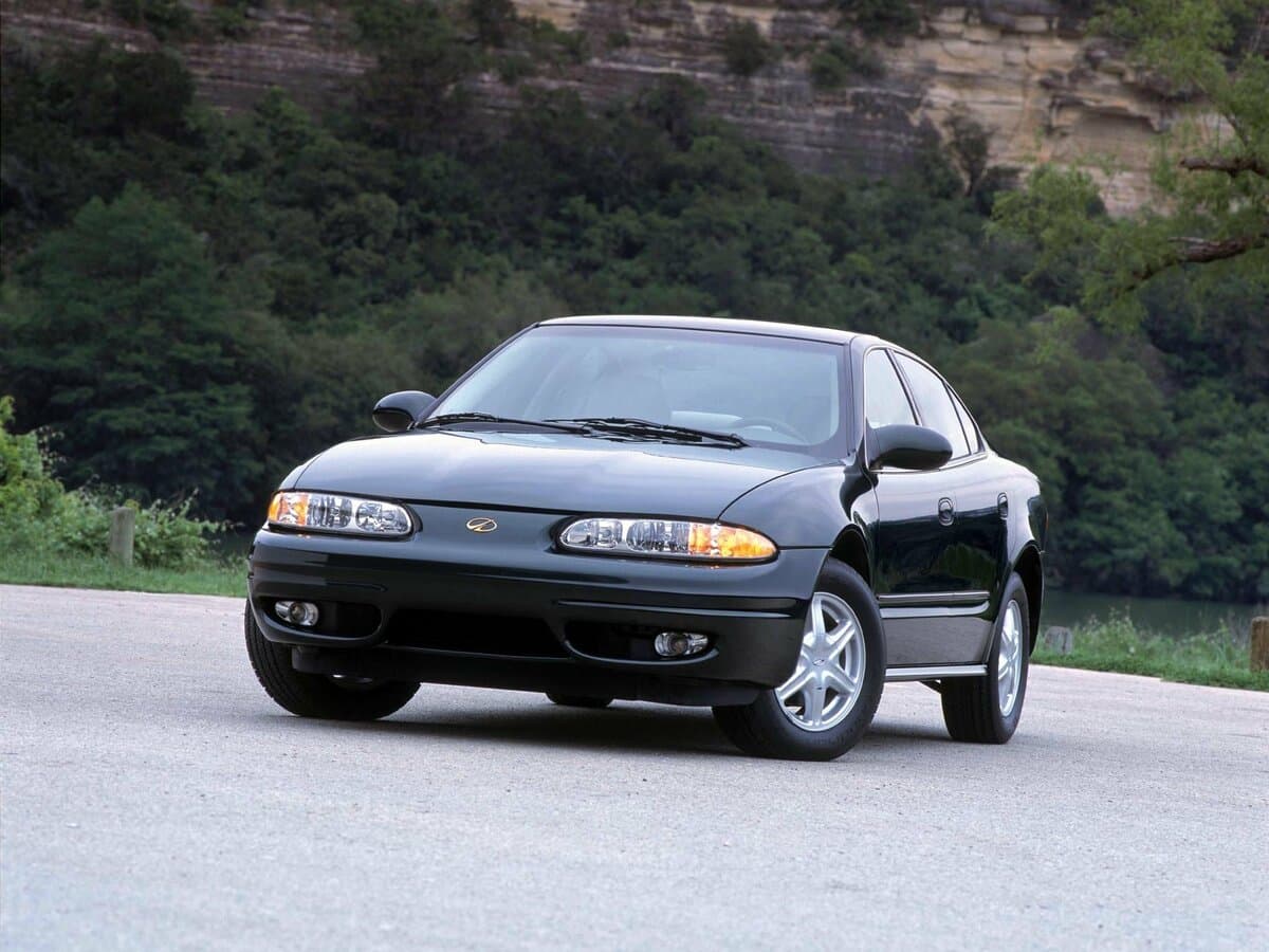 Oldsmobile Alero 1999 – 2004 — Öndən