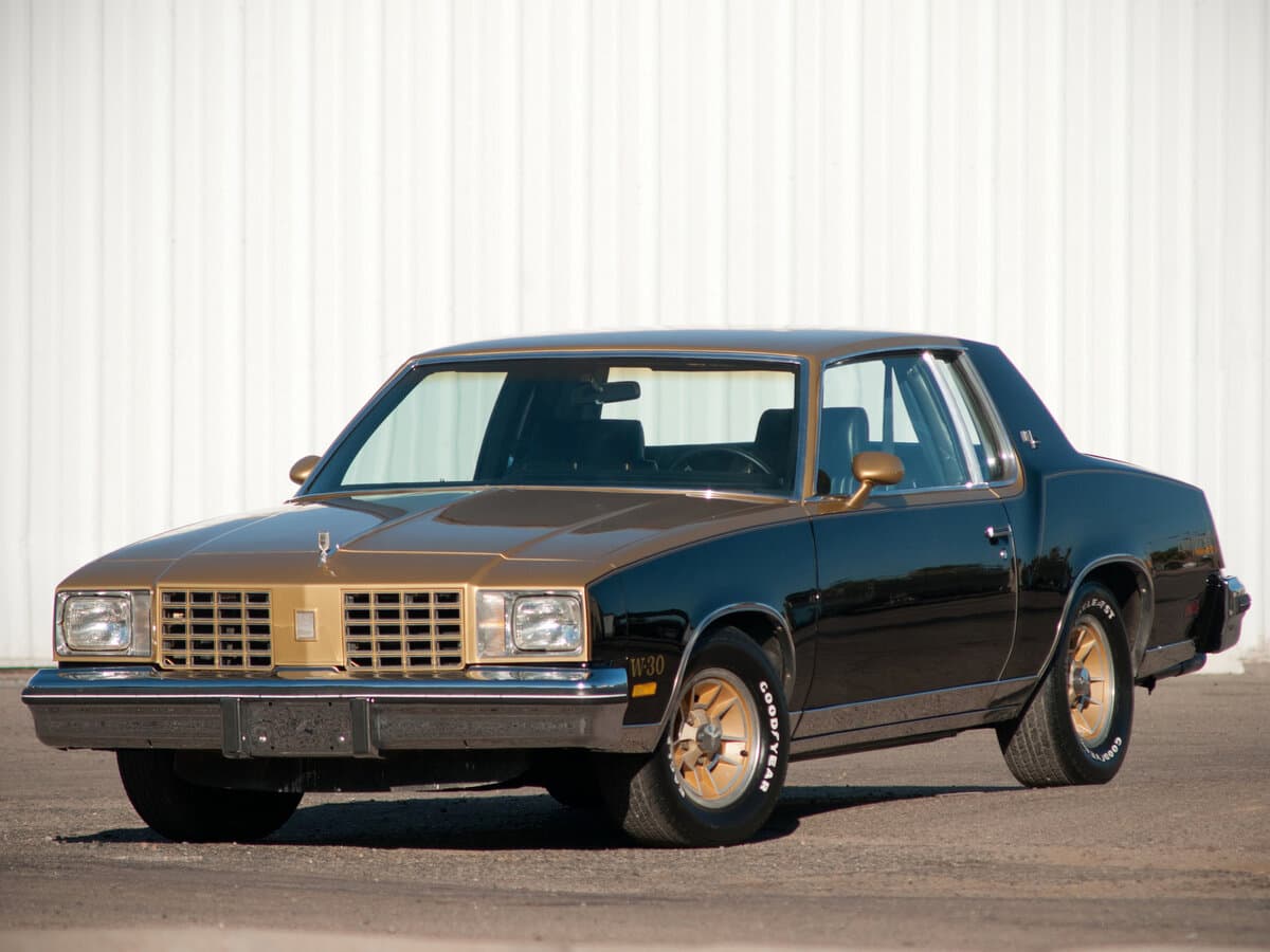 Oldsmobile Cutlass V — Əsas şəkil