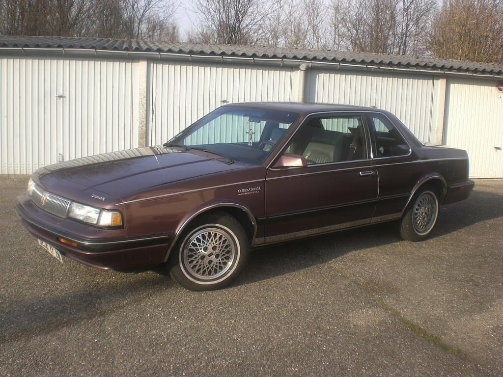 Oldsmobile Cutlass Ciera 1981 – 1996 — Əsas şəkil